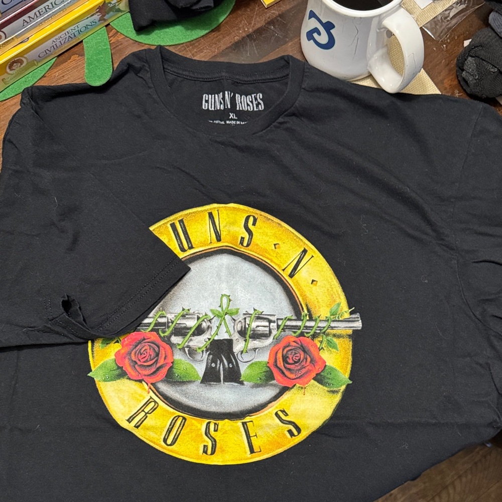 Guns N' Roses Graphic Tee - Picture 3 of 3